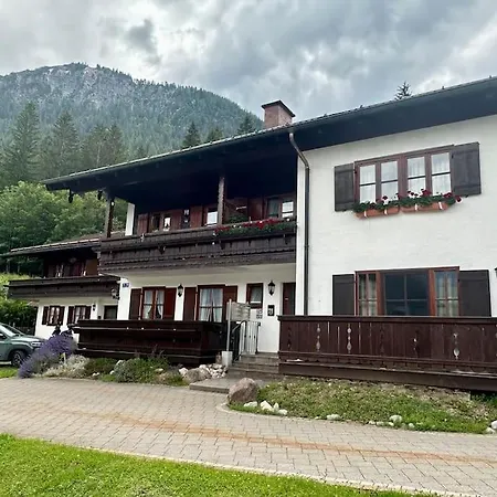 Platzhirsch Mit Bergblick Апартаменты
